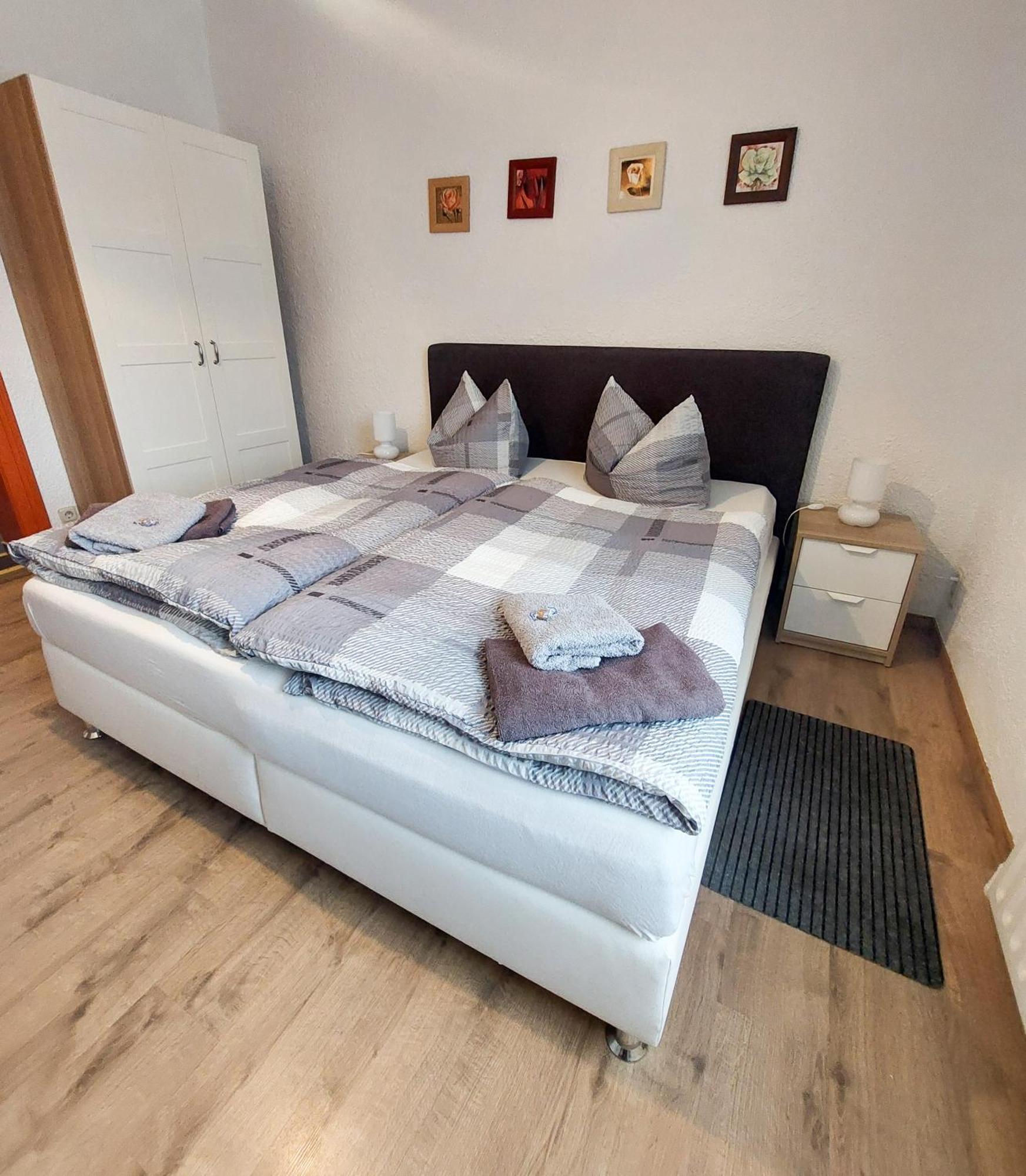 Zur Deutschen Eiche - Fruehstueckspension Und Ferienwohnungen Großschönau Habitación foto